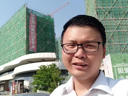 清远清城轻轨旁又现停工数月楼盘,密密麻麻的轻轨盘未来能消化吗 #城市建设 #工地 #好房推荐 #清远