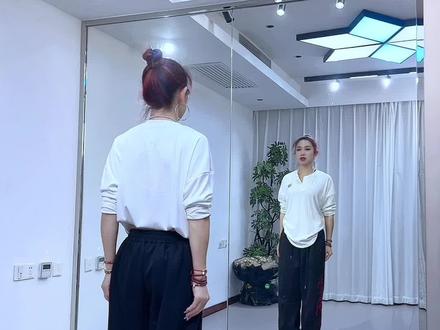 #烈酒 背面分解教程来啦✌️#努力让自己发光 #丫头加油 #小雅爵士广场舞 #最潮广场舞