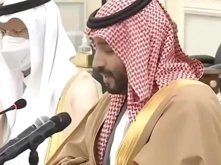 全球13石油贸易要改道沙特用25艘油轮告诉世界能源命脉不能押在一条海峡上1