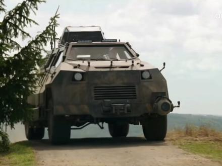 电影《不惧风暴》,提图斯龙卷风拦截车