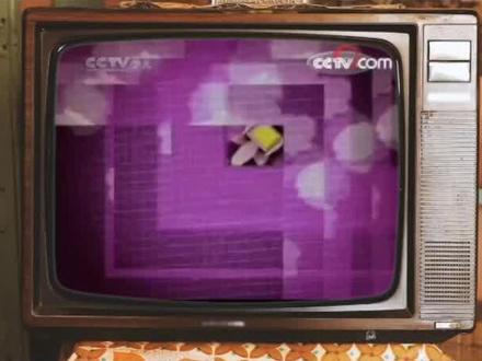 家人们,狠狠回忆杀!今天必须聊聊《智慧树周末版》,曾经多少小朋友每周最期待的就是它 !
还记得那个活泼可爱的金龟子,带着我们在充满趣味的智慧世界穿梭 。节目里的游戏超有意思,“问题时间”抛出各种有趣的知识问答,像“迄今为止,亚洲发现的最大恐龙是什么恐龙呢?”,为了答对问题,我们疯狂翻书找答案 。还有“世界恐龙谷”环节,跟着镜头探秘恐龙化石的形成原因、种类,了解肉食与植食恐龙的区分,仿佛穿越到恐龙时代 。
印象最深的是宝贝厨房,明星嘉宾和小朋友一起动手,做出一道道美味,隔着屏幕都能闻到香味 。主题曲《智慧宝宝》一响,满脑子都是跟着哼唱、蹦蹦跳跳的画面 。
《智慧树周末版》不只是一档节目,它是我们童年的欢乐密码,承载着无数纯真美好的回忆 。 #智慧树周末版 #童年回忆杀 #少儿节目 #一代人的回忆 #带你重温曾经的记忆