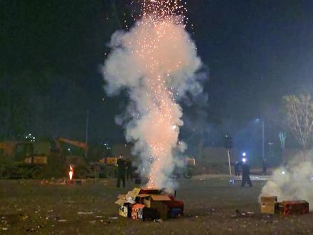 吉腾9407
超冠特红闪
#吉腾9407 #吉腾烟花 #416 #请你看不一样的烟花
#请你看烟花