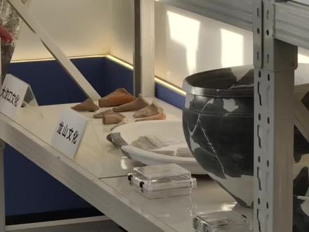 大明湖西南遗址出土大汶口时期文物,可追溯至5000年前,专家:在壕沟底部发现,应该是流水冲过来的#大明湖西南遗址