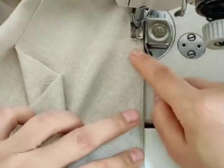 口袋缝制方法和工艺,哈伦裤侧缝斜插口袋制作方法#创作灵感 #口袋#斜插口袋 #服装制作工艺 #裤子定做 #裁缝@DOU+小助手