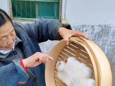 你们是不是霉豆腐都要一个星期以上,还发黑!那你一定要看看这个,跟着视频你做的也可以又白毛还长#我的乡村生活 #乡村守护人 #农村美食 #霉豆腐