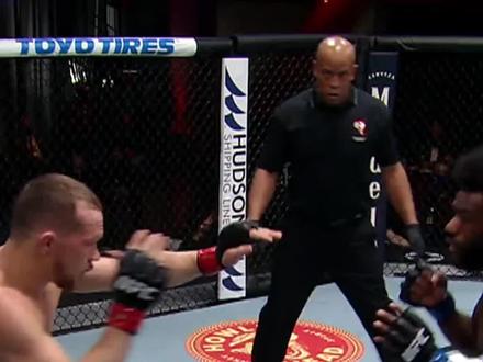 彼得-严花式放倒斯特林一分钟!#UFC澳门