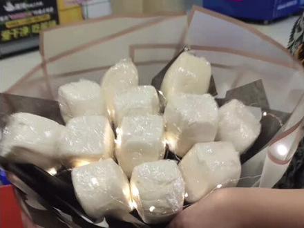 家里的电扇鹅颈折了,也不好卸,都说让扔掉,我舍不得扔,坚持维修,花了5.8买了一个配件,今天配件到货装上修好了,好开心!#维修工的快乐 #组装 #就是因为热爱 #动手能力 #意不意外
