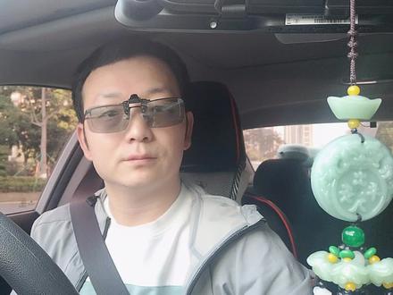 孙小郑:三年车贷还清,到招行信用卡中心拿绿本,现在解抵真方便 #vlog日常 #日常vlog #vlog #短视频