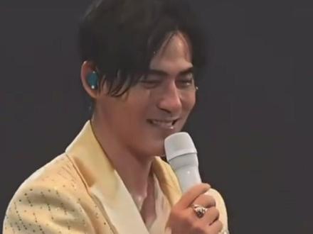 周渝民落泪回应F3有无私交
F3究竟私底下关系如何?周渝民昨晚上海演唱会回应:觉得F3关系很甜。
原来这么多年,一旦周渝民有新闻发生,言承旭吴建豪就会发信息询问。
画面来源:时光机