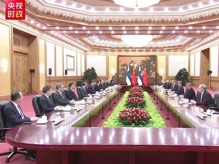 习近平:芬兰总理时隔17年再次对中国进行正式访问 相信将为中芬合作注入新动力
1月27日上午,国家主席习近平在北京人民大会堂会见来华进行正式访问的芬兰总理奥尔波。
习近平指出,芬兰总理时隔17年再次对中国进行正式访问,相信将为中芬合作注入新动力。建交76年来,无论国际形势如何变化,中芬关系始终平稳发展,坚持相互尊重、平等相待、面向未来、合作共赢。我曾两次访问芬兰,留下美好印象。中方愿同芬方增进互信、加强交流、深化合作,助力各自国家发展,为两国人民带来更多福祉。
奥尔波说:“主席阁下,我期待继续与您就两国之间的双边合作,以及当前的国际问题展开深入讨论。2014年我曾有幸作为农业部长访华,很高兴再次来到中国。感谢有这次宝贵的机会,让我来到这个美丽的国家,进行访问交流。”(来源:央视新闻)