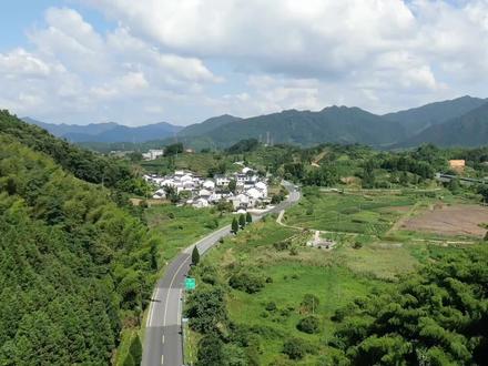 安徽不只有皖南川藏线,自驾石台天路送你一个小众秘境点#自驾游 #国庆自驾游 #避堵