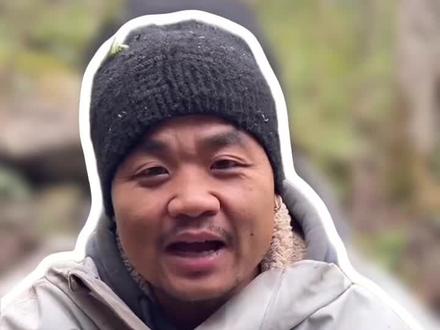 贵州锦屏“卧底”苗王荒野求生也不忘宣传家乡 赞👍(视频来源:@荒野吴烦恼(苗王) ) #走遍大地神州醉美多彩贵州 #荒野求生 #七星山荒野求生挑战赛