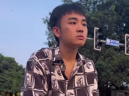 今晚9点真人正式开始,面对的是桂哥和真人吃鸡的王者半只狐狸,到底是输还是赢,今晚9点见分晓,所有人预约直播,今晚9点见!!! "真人吃鸡 "童家堡 #牧童 #放牛娃牧童 #牧马夫妇 #游戏主播 #酷二狗