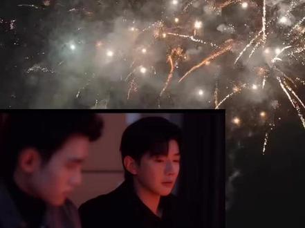 云旗网速快,不出来辟谣,我下次还这么写 下播后,郝熠然回到住处,迎面也是从另一部电梯出来的垂头丧气的云旗。
郝熠然问:'云旗你去哪了,怎么才回来。'
云旗抬头看了一眼郝熠然赌气转过身进他自己的房间,郝熠然一阵莫名,但还是抬手敲门:云旗,我刚回来好累,你能不能乖一点?'
房门被一下拉开,露出快要哭出来的脸:郝熠然,你有没有心,你的意思是我无理取闹了,我去接你下班,你呢,你在干什么!'
郝熠然一愣然后释然:'所以你在楼下?所以你都看到了?'云旗没好气的回:那漫天的烟花把你们两个照的清清楚楚,郝熠然我23就跟了你!直播直夸你帅的肖肖老师,郝上加郝一起看烟花的郝老师,郝熠然,你把我放哪了?'
郝熠然嘴角一抽,拉他进房间:'好啦别闹啦,我直播的时候不是说了吗,高级灰的小马,我把你带进直播间了,还把你放在我的心上了,跟你画的小人一个位置哦。'
听到这云旗才开心起来,对郝熠然说:这还差不多,我们走到这一步不容易,再惹我我今晚就s了你。
郝熠然弹了一下云旗脑门:'C,小崽子,会说话就说,不会说话就闭嘴,词不达意的。'
未完待续…