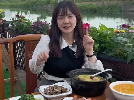 带你来阳澄湖捞大闸蟹啦!这个假期不知道去哪玩儿的 莲花岛走起~#国庆去哪儿最好玩 #国庆心动打卡地 #一起享受大自然的美 #秋天的第一顿螃蟹 #吃货的国庆美食指南
