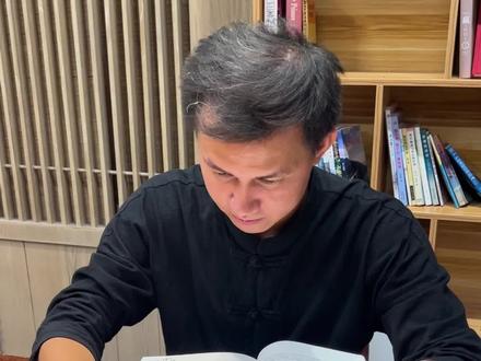 #读书分享 大维为什么在抄书?把旧书的笔记抄写到新书上面,然后捐到书吧里~不仅要分享书,更要分享读书的心得#读书笔记 #读书之美 #书店 #文化