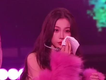 你认为《双轨》应该播出吗?#双轨 #虞书欣