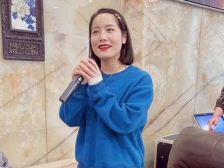 #灵魂歌手 @弯弯男装 弯dj还是有功底的。@爆笑三江锅(今天停一天播)