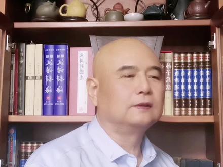 我把董宇辉触动我心的金句分享给大家,看看是否也能触动到你:
我平凡的不值一提,是你不可多得的爱为我度了金身。
苦难会赋予人深刻。
财富如海水,喝的越多就越渴。
心无旁骛,万事可破!
诉苦是弱者的权力,骏马面前无沟壑,怂人面前都是坎。
我们都该尊重努力生活的人。
月光如牛乳般撒向大地…
热爱可覆山海…
你听,不知道是否触动到了你,反正我是陶醉其中了!
#董宇辉 #董宇辉金句 #董宇辉直播 #原创 #生活感悟