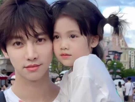 如何才能生出漂亮的宝宝?小说写的都是真的 #一个模子刻出来的 #基因强大 #女儿像爸爸 #刘亦菲 #张予曦