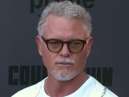 Eric Dane 去世,享年 53 岁。这位因出演《实习医生格蕾》中的马克·斯隆博士而闻名的演员于周四去世,身边环绕着他的亲人。他的家人在一份声明中对 ET 分享了这一消息。“我们怀着沉重的心情宣布,埃里克·丹恩于周四下午在与 ALS 的英勇抗争中辞世。他在生命的最后阶段被挚友、他忠诚的妻子以及他的两个美丽女儿——比莉和乔治亚所环绕,她们是他世界的中心。”声明中写道。“在整个与 ALS 的抗争过程中,埃里克成为了一个充满热情的宣传者,致力于提高公众对疾病的认识并进行相关研究,决心为那些面临同样挑战的人带来改变。我们将深切怀念他,并将永远铭记他。埃里克热爱自己的粉丝,永远感激他们所给予的爱与支持。家人请求在此期间给予他们私人空间。”埃里克身后留下两个女儿——15 岁的比莉和 14 岁的乔治亚——以及妻子丽贝卡·盖哈特。#ericdane #实习医生格蕾 #经典美学