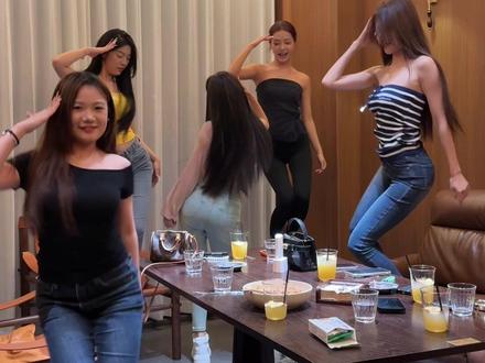 网瘾小的都不知道我们跳的什么#后裔舞 #赵梓婷 #姐妹局