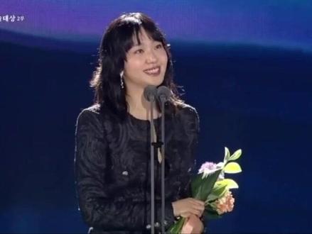女鹅今天获奖啦🏆🤟🏻
#第60届百想艺术大赏
#金高银百想影后