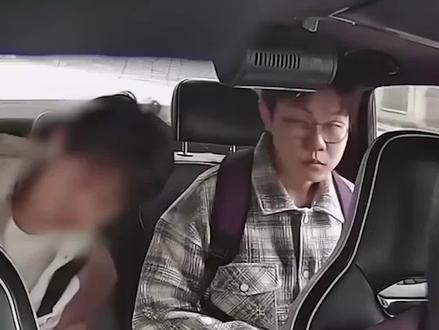 “考试一次没考,还有下一次,但同学的生命只有一次,错过了就不会再重来”,烟台小伙为救同学,缺考了职教高考。经及时抢救,同学已恢复心跳。姜昭鹏,为你点赞!也为司机师傅王涛点赞!(来源:人民日报)