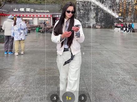 拍照不翻车!! 一次吃透蹲姿出片的2️⃣个技巧
#张家界天门山 #拍照技巧 #蹲姿拍照 #松弛感拍照 #张家界永定文旅推荐官