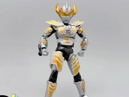 乔巴爸自制S新素体版泰迦煜坤形态 乔巴爸自制S新素体版泰迦煜坤形态#泰迦奥特曼 #我的玩具分享 #大人也要玩玩具 #乔巴爸 #布鲁可BFC