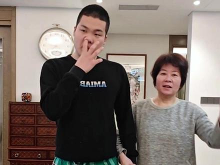 娘俩出门购物,想让豆包搭一下衣服,结果... #豆包ai #穿搭 #自闭症乐乐 #审美 #日常vlog