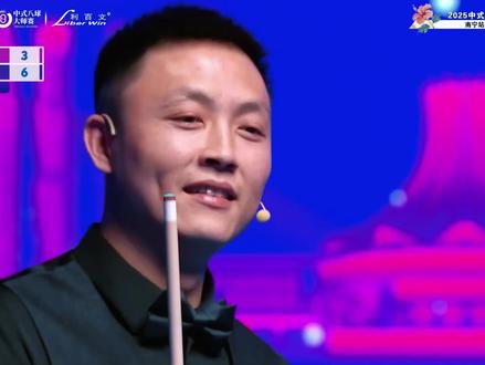 薛珍麒与张堃鹏打起了表演赛,两人花活频出,搞笑不断 #张堃鹏 #薛珍麒 #台球是一种生活