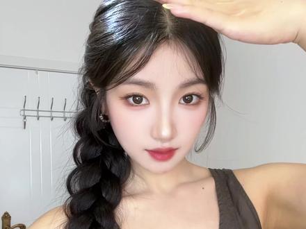姐妹们👭!后脑勺扁塌、扎普通麻花辫总觉得不好看的,真的一定要试试这个带纹理感的韩系侧麻花辫教程🫧#发型 #发型教程 #简单好看发型 #编发教程 #编发