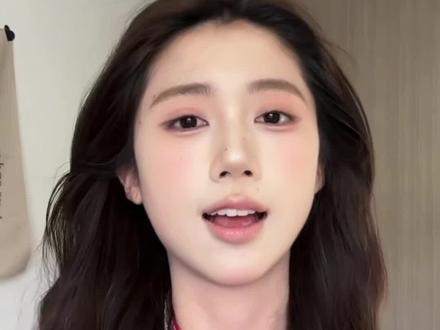 手残党必学!两款新年开运发型,谁扎谁好看! #过年发型 #发型教程 #新年发型 #手残党发型 #马年新妆新好物