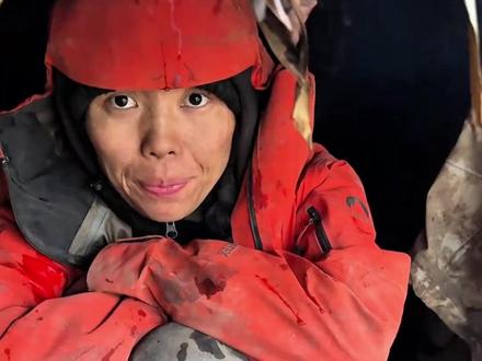 11月8日,荒野求生赛第31天,目前场上还剩17人,董事长再加码20万元奖金,邵阳小伙张宗谱搭了一个“世外桃源”,曾称:“享受荒野,享受人生”#大象主播说 @司凯