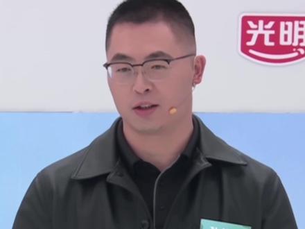 #人工智能居然实现了狗狗同传 宠物圈爆火的Traini狗狗行为翻译器亮相 #未来中国AI季 !能双向翻译,实现主人和狗狗“对话”。但不同品种狗狗能听懂同一种翻译吗?怎么判断狗狗真懂了?#未来中国