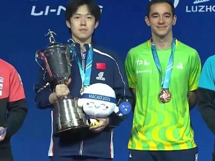 太无礼,松岛辉空不和王楚钦握手,颁奖礼全程黑脸还是不服!#王楚钦 #松岛辉空