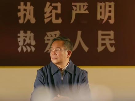 父亲送钱证清白,女儿却成了他最深的失望。 #我的山与海 #看我的山与海看得我太得劲了