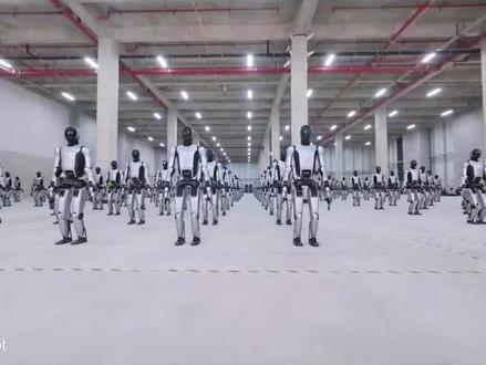 今天聊聊优必选斥资16.65亿收购锋龙股份,将如何改变人形机器人行业的市场格局?#人形机器人 #优必选机器人 #工业机器人 #工业自动化 #智能制造