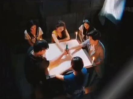 女孩和朋友玩笔仙,却看到了可怕的一幕