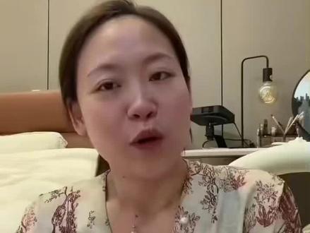 从漂亮国到他那个城市我又要飞八个小时在我手机没有网络的这八个小时里他和我坦白了一切 #杨怼怼