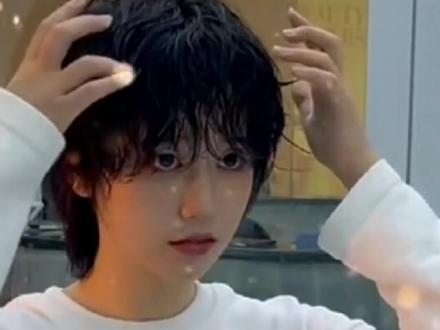 #短发 #精致短发 #发型 #高级短发 #懂你的发型师 #鲻鱼头 氛围感狼尾鲻鱼头绝了#日系发型 #狼尾鲻鱼头 #鲻鱼头 #修颜刘海 #染发 #瘦脸发型 #美发 #淄鱼头