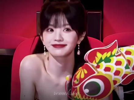 “在真心不是真心的娱乐圈里,我想和你长久,再特别长久一些”
#田作之赫 #张凌赫田曦薇 #CP #逐玉 #真心最要紧