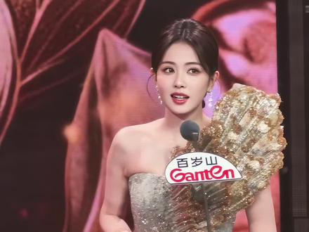 恭喜演员白鹿获得“年度品质影响力剧星”
陪你走更远的路拿更多的奖
#白鹿 #莫离 #叶璃 #李佩仪 #唐宫奇案