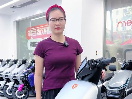 雅迪T35一代和T35 二代,大家更倾向选哪一个呀#阳江雅迪 #换新车啦 #用车体验