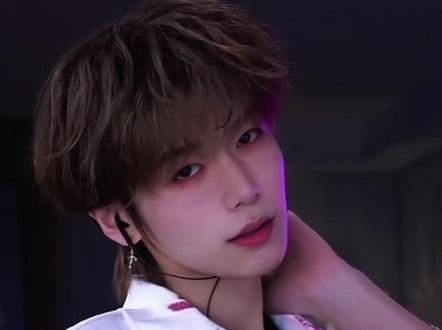 第三个吻痕!!!!它!千呼万唤始出来了!!!甚至连昨天的衬衫都很适合(有💋)。舞蹈纯享版从1:05分开始@孙恩盛 #糟糕是心动的感觉 #孙恩盛 #孙恩盛723 #孙恩盛香菜 #第三个吻痕