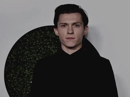 30秒判断你到时适合露额头还是留刘海。#大李叔 #修颜刘海 #涨知识#发型