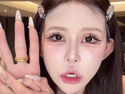 珍妮佛谈论自己青春时期遭受到的校园bl,妮妮一路走过来真的太不容易了…#直播素材 #珍妮佛梓 #珍妮佛 #抖音创作者大会 #直播录屏分享