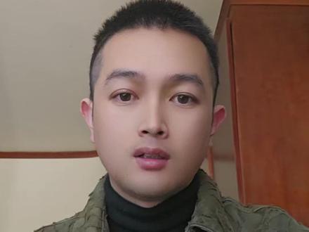 大郎到赞比亚才一个月,已经找到女朋友了,今天圣诞节,又去看望老丈人和丈母娘了。所以我建议李卫还是出去找媳妇,起码彩礼没那么多#大郎哥哥 #航哥不平凡人生 #李卫 #赞比亚 #彩礼