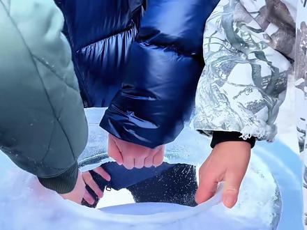 东北农村利用水桶制作的大冰缸! #冰缸 #我的乡村生活 #东北冬天有多冷 #科普 #涨知识